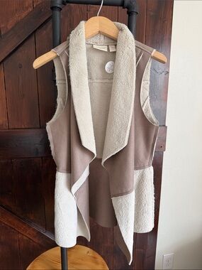 CHICOS-Taupe & Cream Faux-Shearling Open Vest BRAND NEW